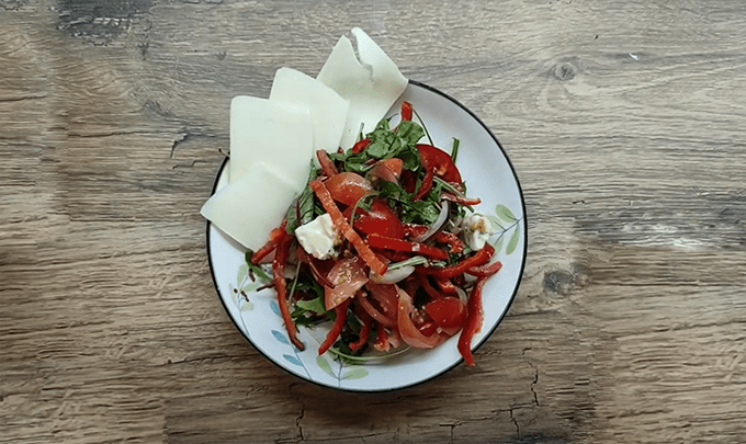 Рецепты салатов с сыром с плесенью
